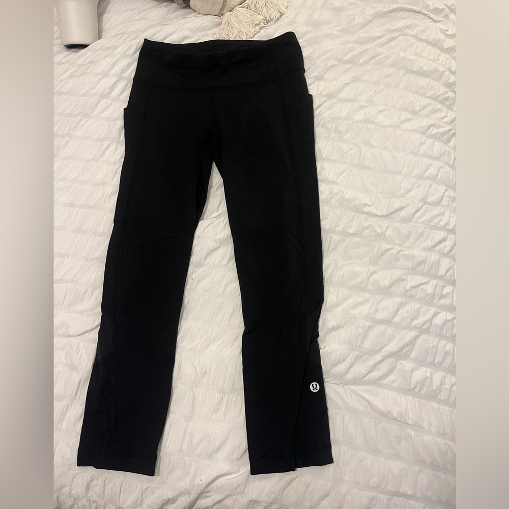 Lululemon Cropped Black Leggings with pockets